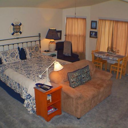 Castle Creek Bed And Breakfast Grand Junction Extérieur photo