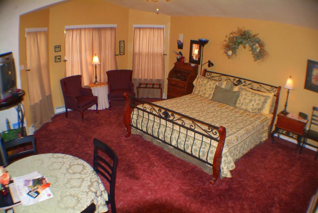 Castle Creek Bed And Breakfast Grand Junction Extérieur photo